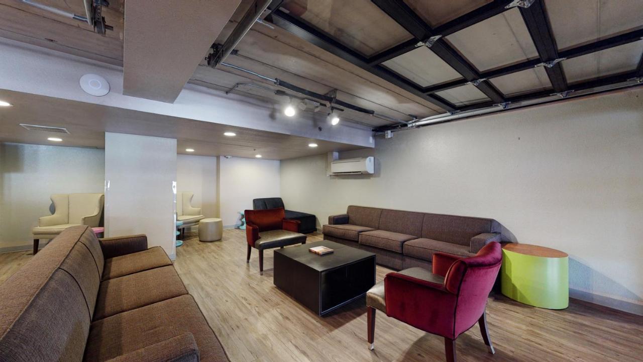 קולג' סטיישן Aggieland Boutique Hotel מראה חיצוני תמונה